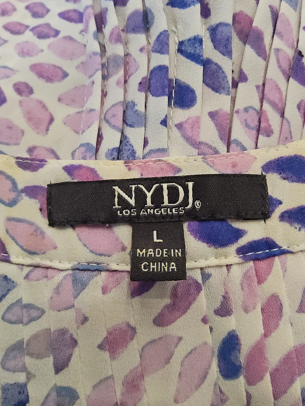 NYDJ Soft Lavender & Blue Sleeveless V-Neck Camisole - Picture 8 of 8